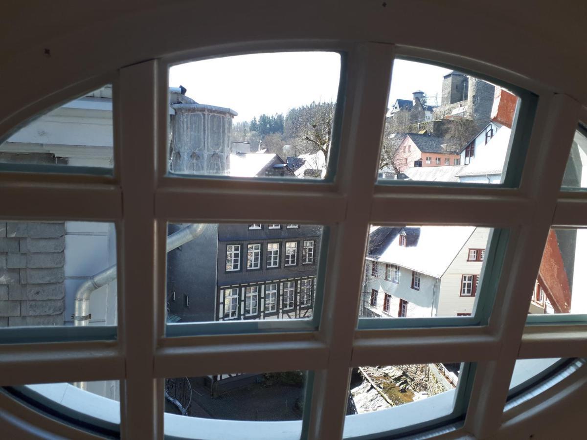 Uber Den Dachern Von Monschau Kültér fotó