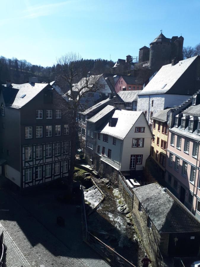 Uber Den Dachern Von Monschau Kültér fotó